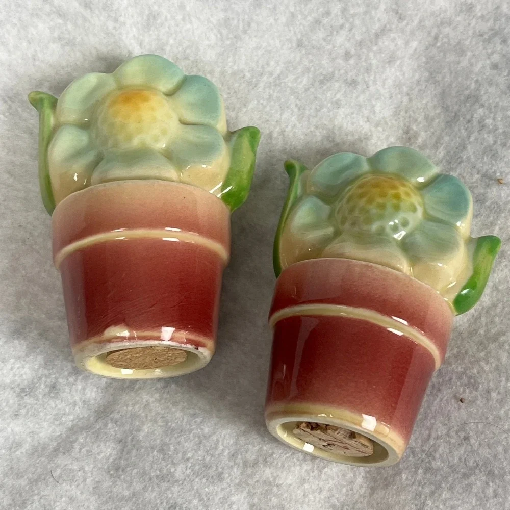 Vintage 1950's Kitsch Ceramic Shawnee Flower Pot Salt and Pepper Shakers
